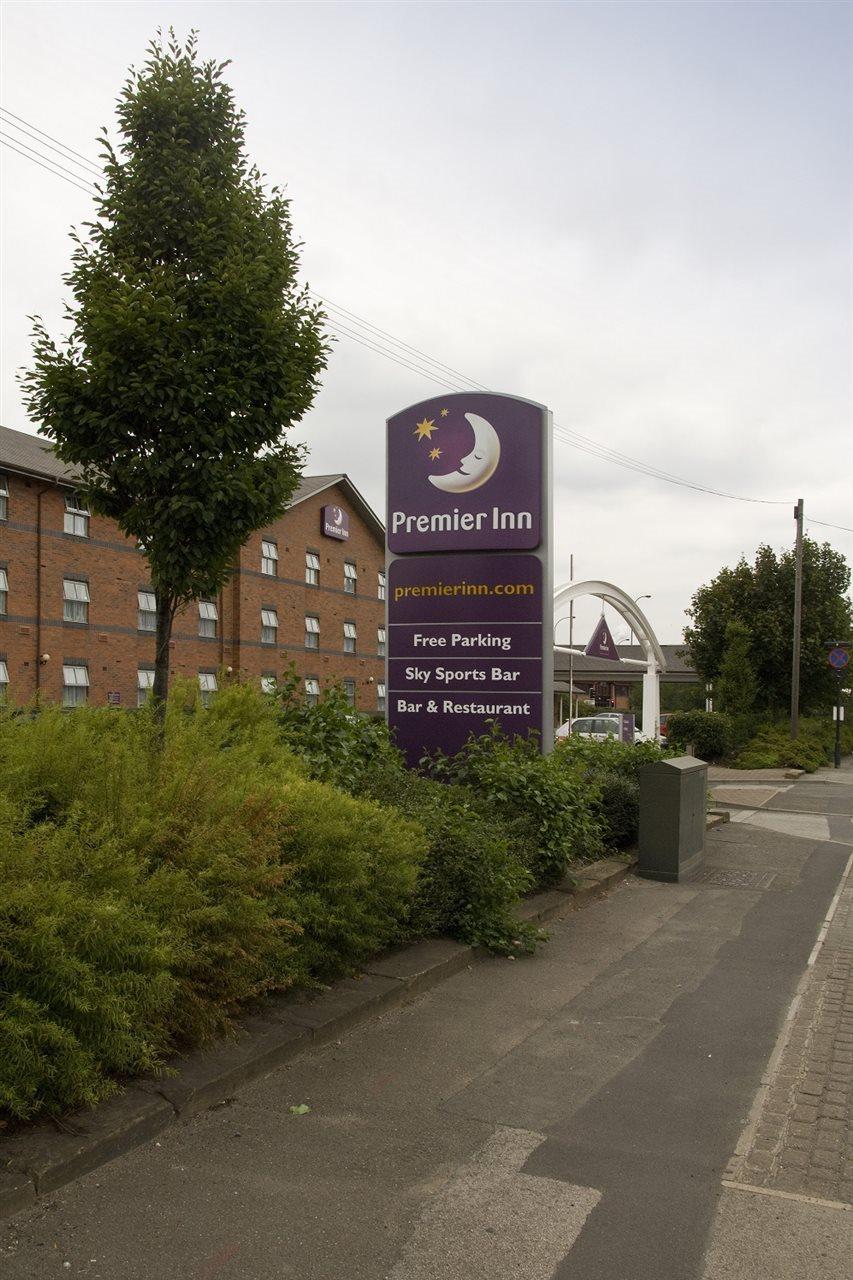 Premier Inn Sheffield Arena Exterior photo