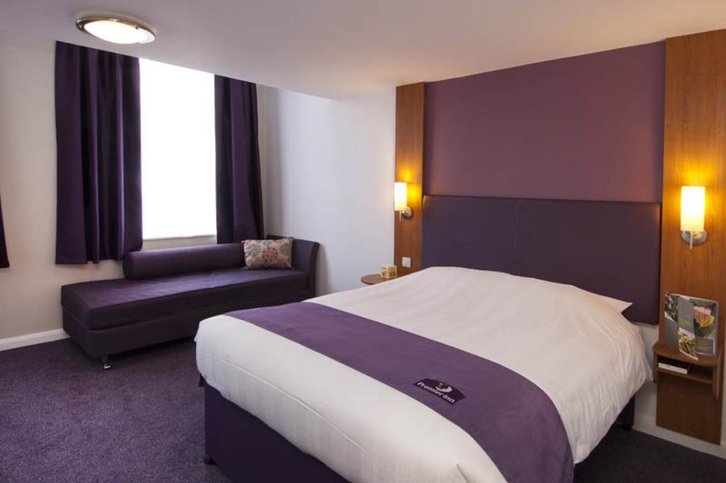Premier Inn Sheffield Arena Exterior photo