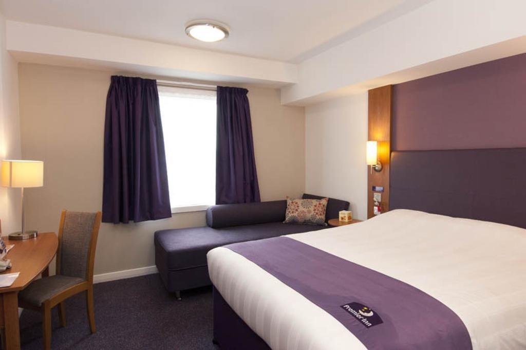 Premier Inn Sheffield Arena Room photo