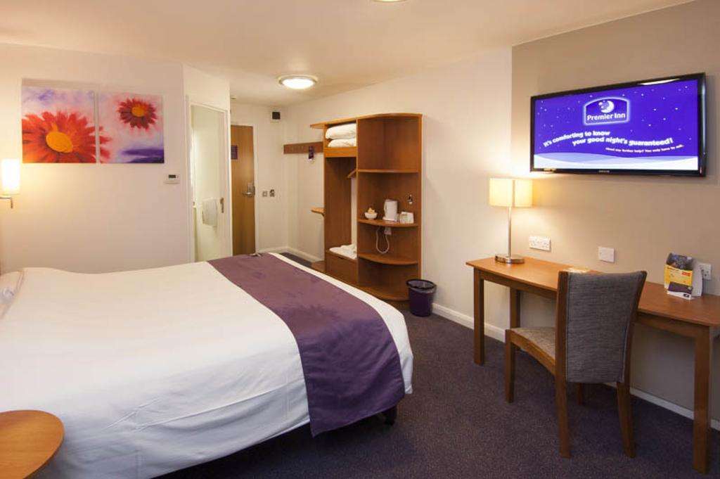 Premier Inn Sheffield Arena Exterior photo