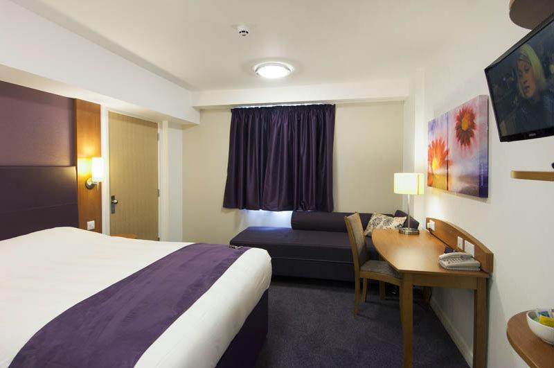 Premier Inn Sheffield Arena Exterior photo